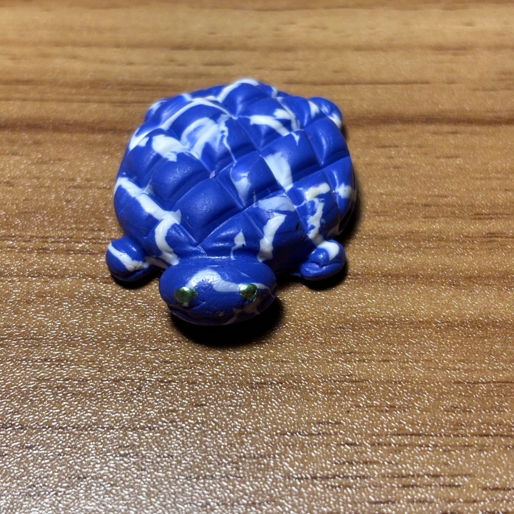 Atlas The Tiny Support Turtle